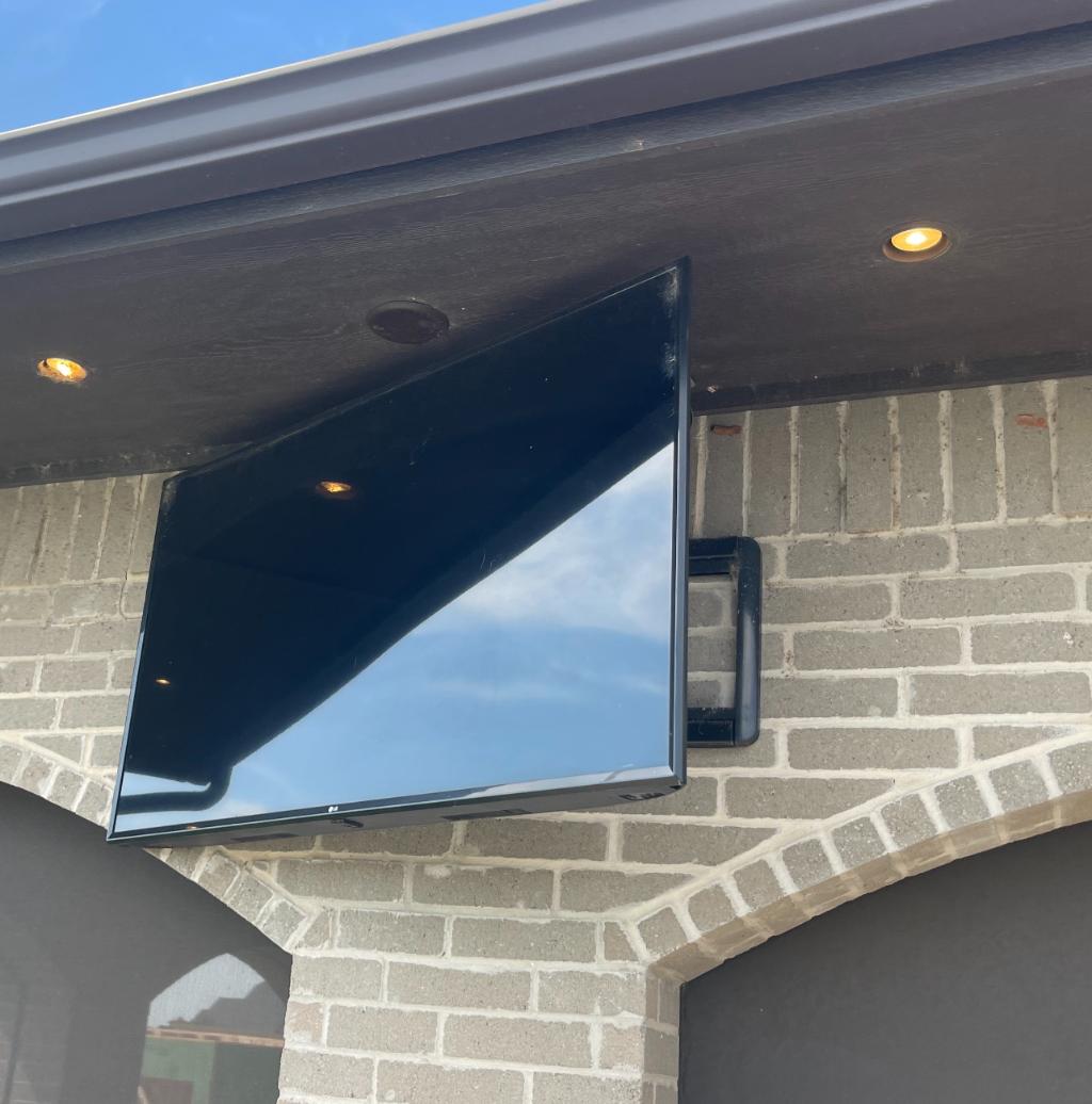 Doms TV Mounting OKC: Pros TV Mounting Installations for Indoor and Outdoor Spaces